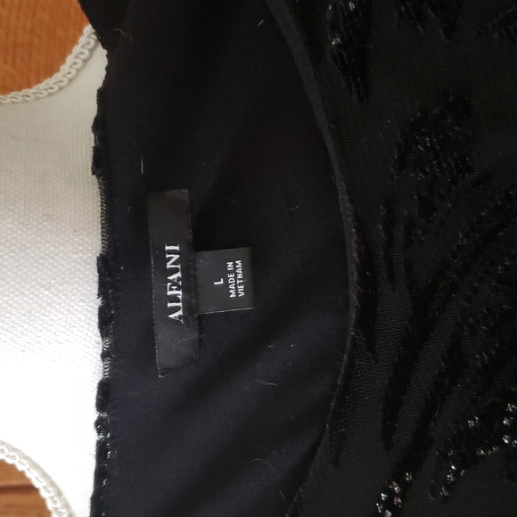 Elegant fun black sparkly lined tunic - Picture 5 of 5